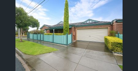 Close to everything - Photo 5