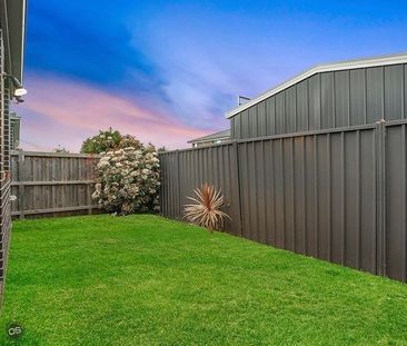 Style & Elegance - Photo 6