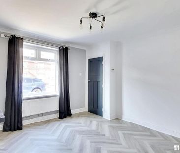 3 bedroom end of terrace house to rent - Photo 4
