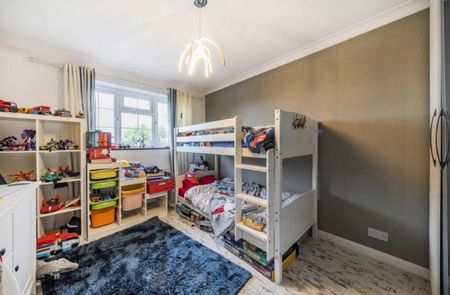 4 Bed Detached House, Gwynne Avenue, CR0 - Photo 3