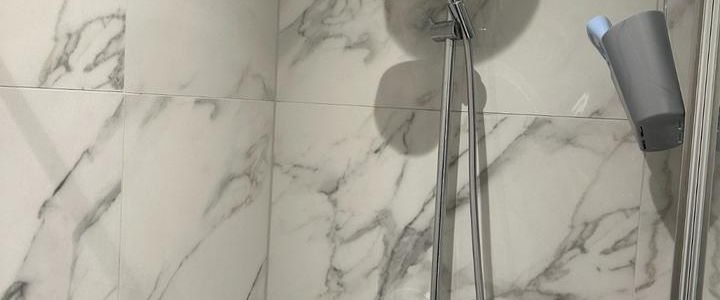 Modernes & möbliertes Apartment mit Balkon - Photo 1