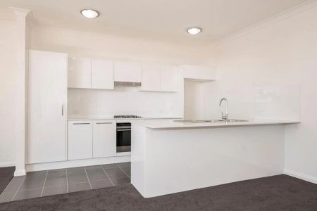 Three Bedroom Townhouse - Photo 2