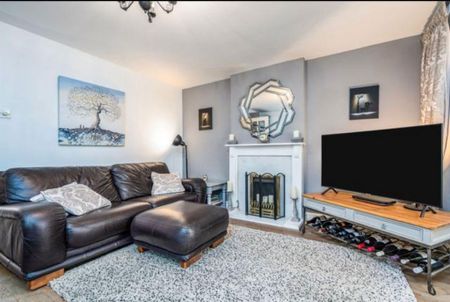 3 bedroom terraced house to rent - Photo 2