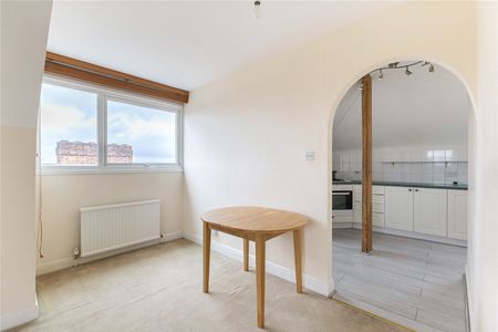 4 Avenue Elmers, Surbiton, Surrey, KT6 flat to rent - Photo 2