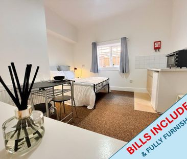 Studio to rent - Photo 2