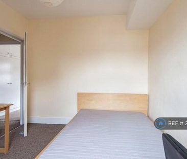 6 bedroom terraced house to rent - Photo 3