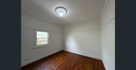 Conveniently Located - Photo 2