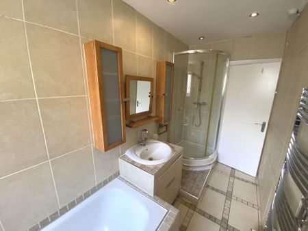 3 bedroom maisonette to rent - Photo 4