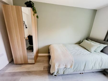 room 4 - Photo 5