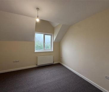 2 bedroom semi-detached house to rent - Photo 3
