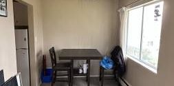 Bright 2 Bedroom Corner Unit - Photo 2