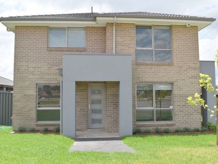 Family Home - Photo 5