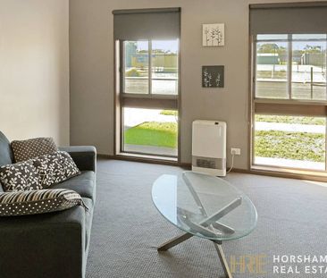 A two-bedroom unit in Sunnyside! - Photo 3