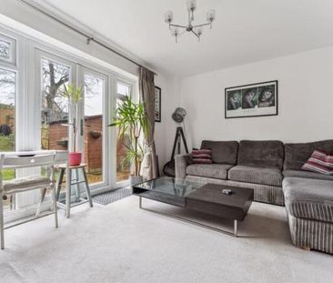 2 bedroom semi-detached house to rent - Photo 4