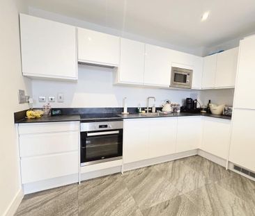 2 bedroom flat to rent - Photo 3