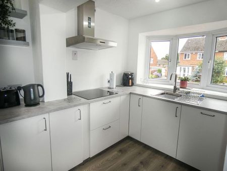 3 bedroom detached house to rent - Photo 3