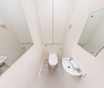 4 bedroom semi-detached house to rent - Photo 2