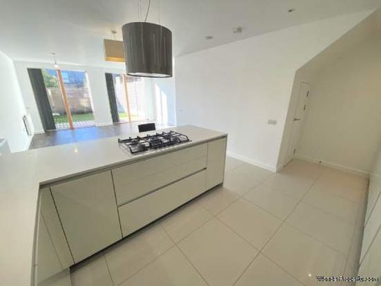 4 bedroom property to rent in London - Photo 1