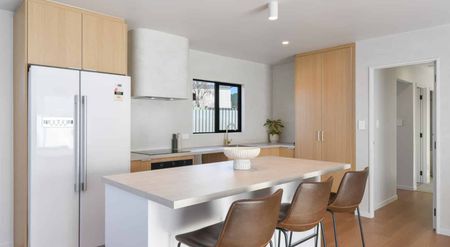 Fully Renovated, Private & Sunny in Ngongotahā - Photo 4