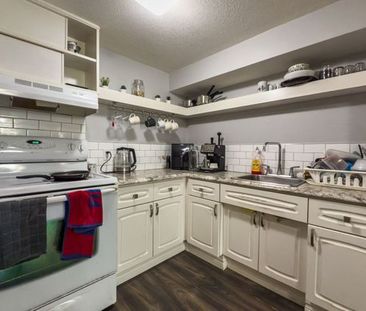 27 Julia Dr, Guelph - Photo 2