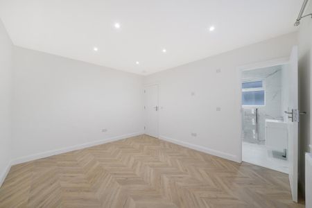 3 bedroom semi-detached house to rent - Photo 5