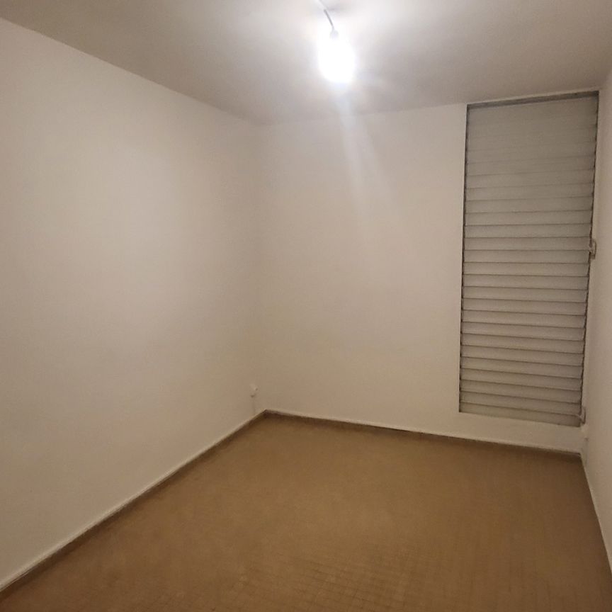 Location Appartement 4 pièces 60m² LES ABYMES 97139 - Photo 1