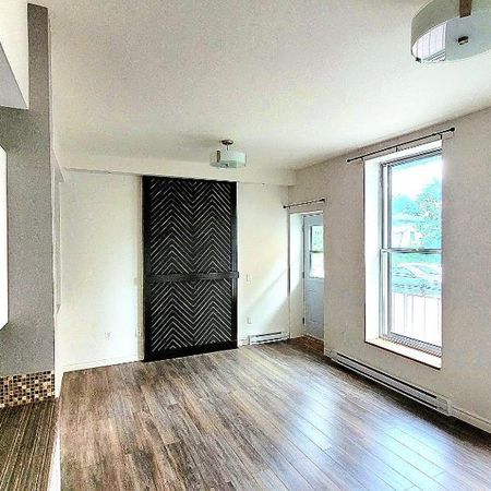 STOP 4½ -Longueuil !!! - Photo 4