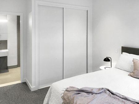 Furnished Bespoke Botanica Complex Apartment - Photo 4