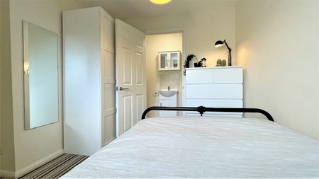 Huntswood, Ashford - Photo 2