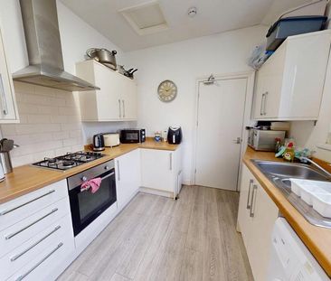 1 bedroom coach house to rent - Photo 1