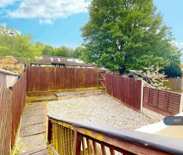1 bedroom in a house share to rent - Photo 6