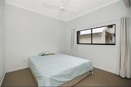 Modern Two-Bedroom Apartment with Balcony in North Ward - Photo 3