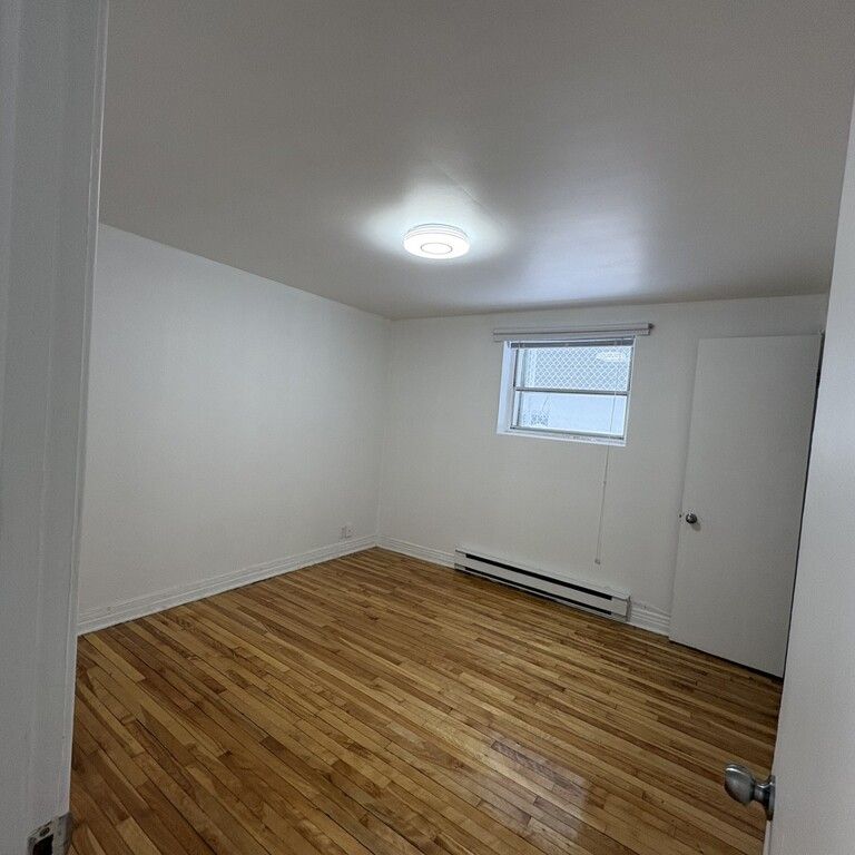 Grand 3 1/2 Lumineux, 4 Appareils Inclus - Photo 1