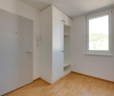 **Grosszügige Erdgeschosswohnung mit Gartensitzplatz** - Photo 2