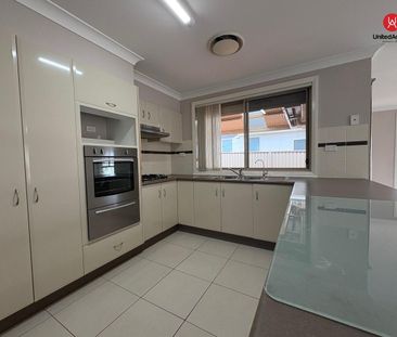 Spacious Family Home with Huge Alfresco Entertaining - Photo 6