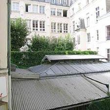 Logement à Paris, Location meublée - Photo 1