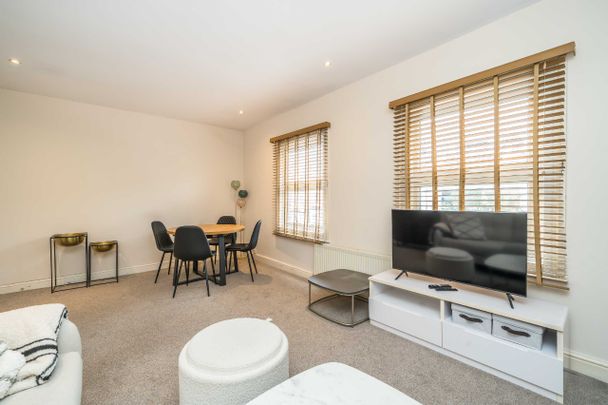 Ellora Road, Streatham Common, SW16, London - Photo 1