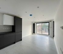 2 bed Apartment for Rent - Photo 6