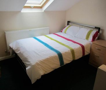 1 bedroom in a house share to rent - Photo 2