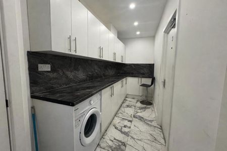 Bath Road, Harmondsworth, West Drayton UB7, London - Photo 4