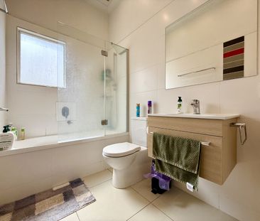 4 Bedroom Flat in Hataitai - Photo 6