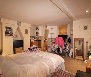 Guildford Park Road, Guildford, Surrey, GU2 7NA - Photo 2