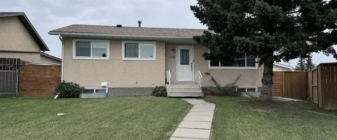 3 Bedroom Main Floor with Garage | 152 Pinecliff Way Northeast, Calgary - Photo 1