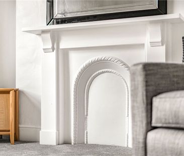 A newly decorated spacious split level apartment with bedroom and s... - Photo 1