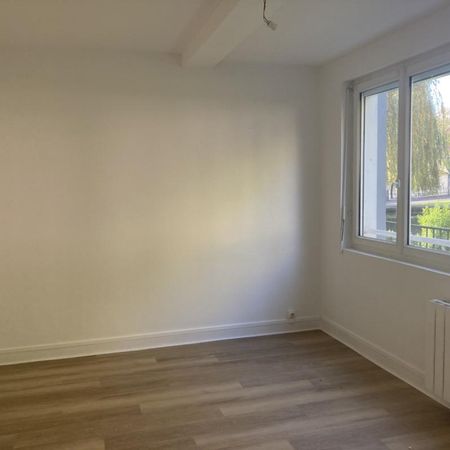 Location Appartement 2 pièces 46m² LISIEUX 14100 - Photo 4