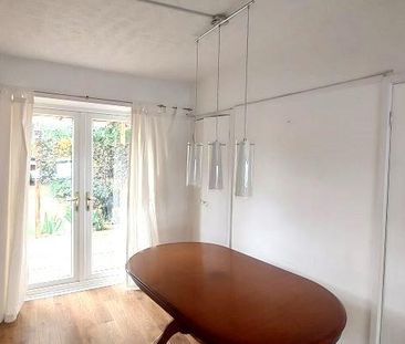 3 bedroom semi-detached house to rent - Photo 2