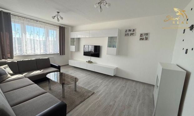 Priestranný 3-izbový byt s klimatizáciou, loggiou a kompletným vybavením - Photo 1