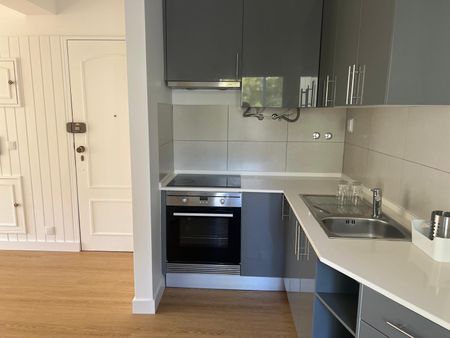 Apartamento T0 totalmente remodelado no Bairro da Assunção, em Cascais - Photo 2