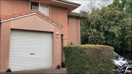 * Short term For Rent - Stylish Townhouse in Carrara - Photo 2