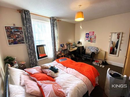 4 bedroom terraced house to rent - Photo 5